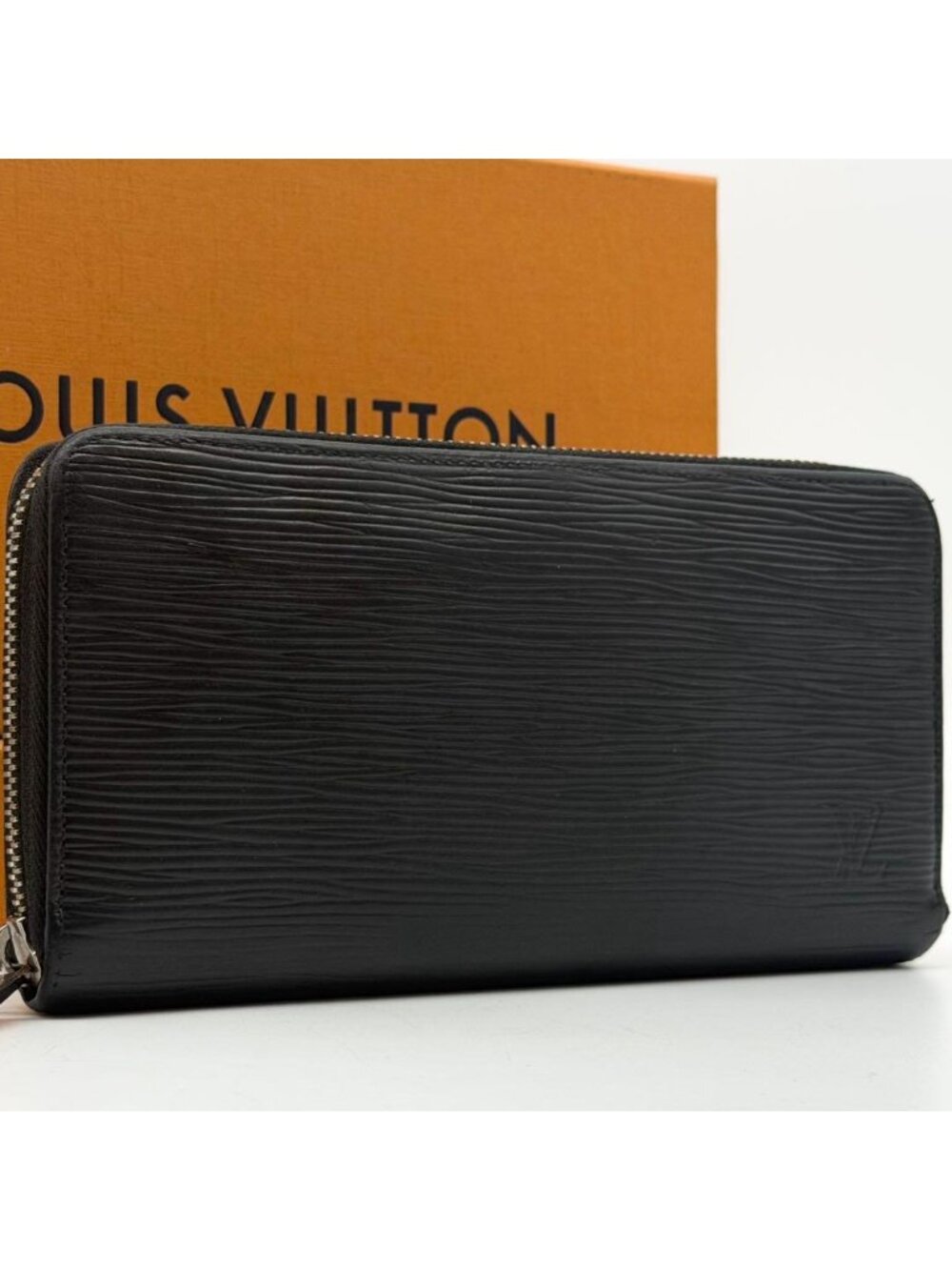 Louis Vuitton Zippy Wallet Epi Black Leather Zip Around